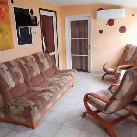 Apartment Kisfaludy Vendeghaz *